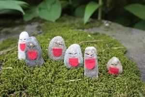 石ころの六地蔵